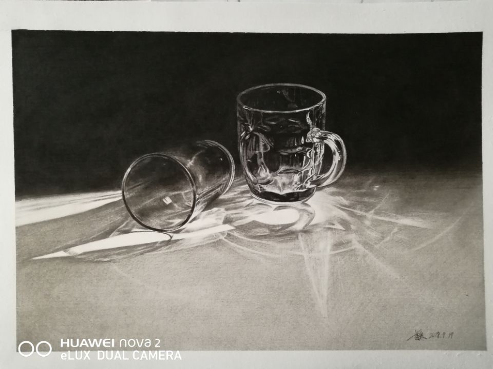 魏志強：《玻璃杯》素描，四開紙。玻璃質感的練習，光影效果的處理。.jpg